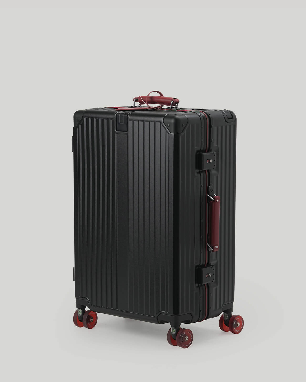 24" Check-In | Black Burgundy