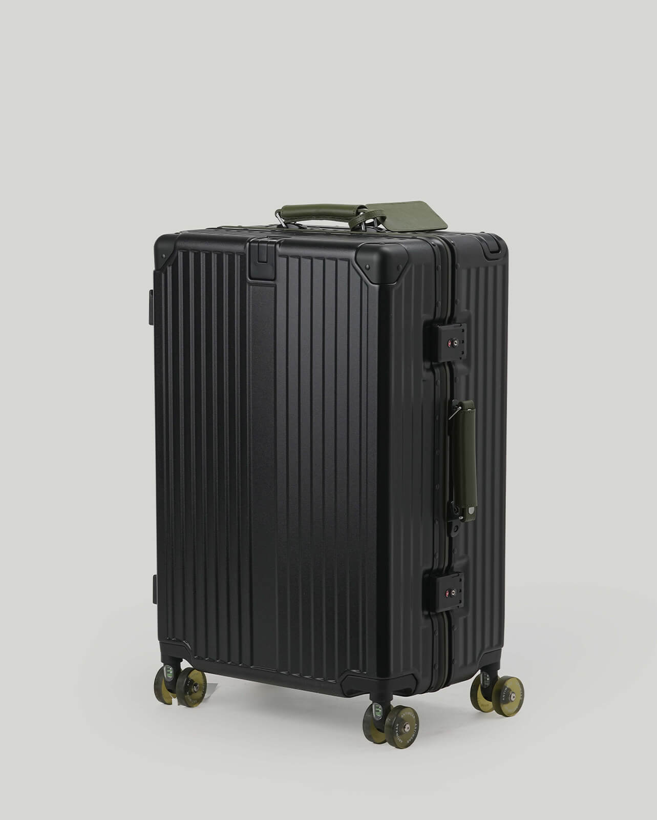 24" Check-In | Black Green