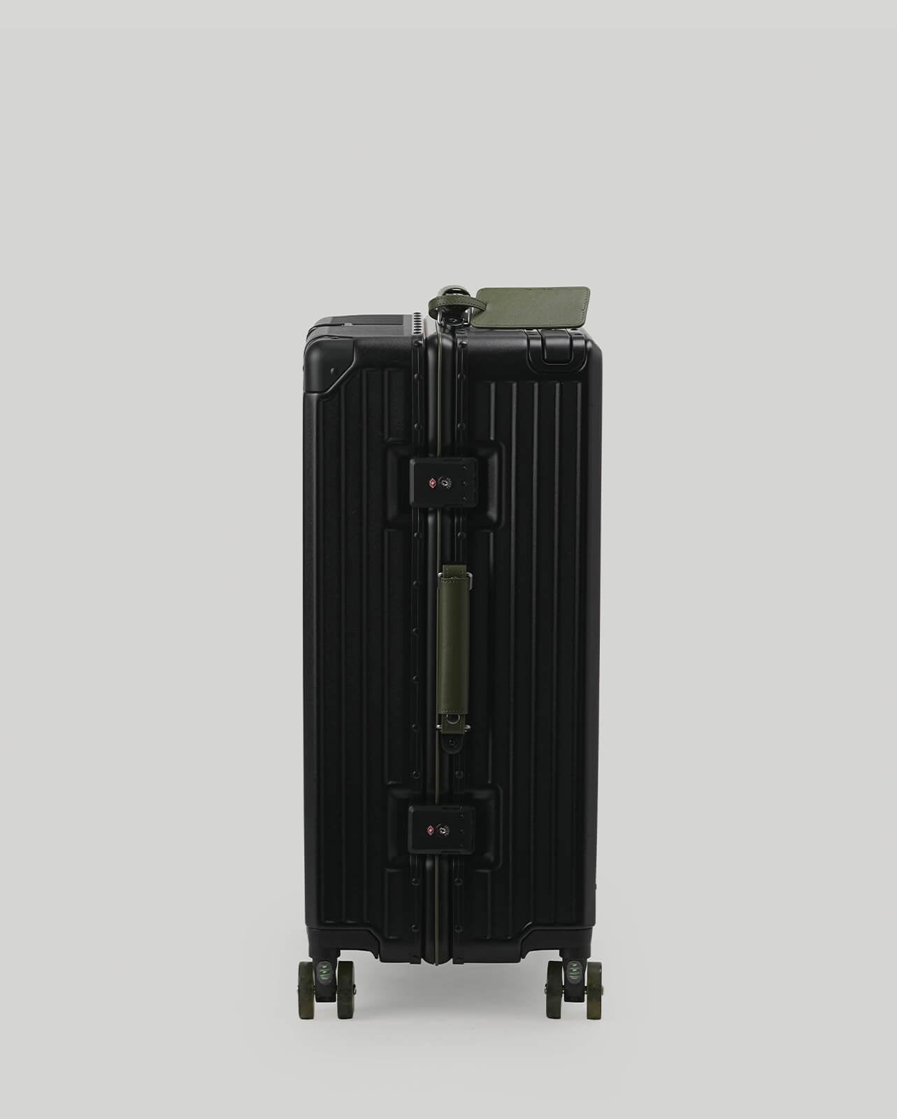 24" Check-In | Black Green