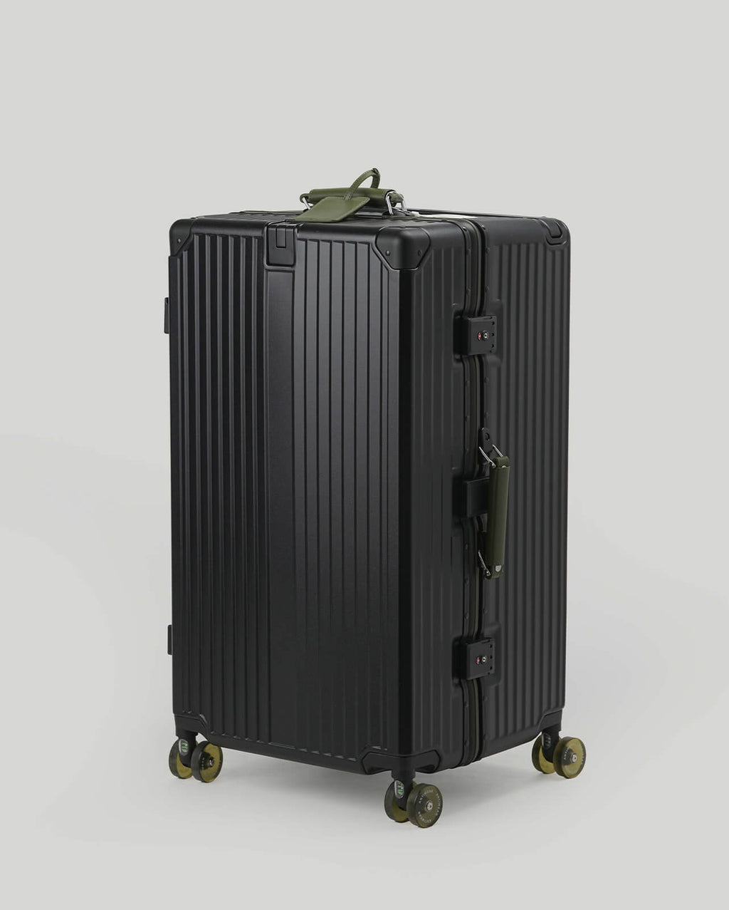 30" Check-In | Black Green
