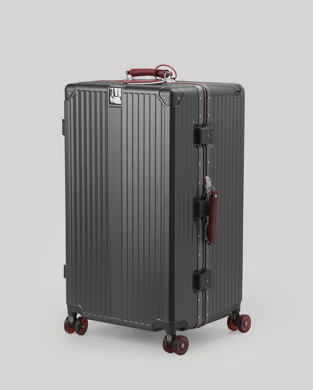30" Check-In | Grey Burgundy