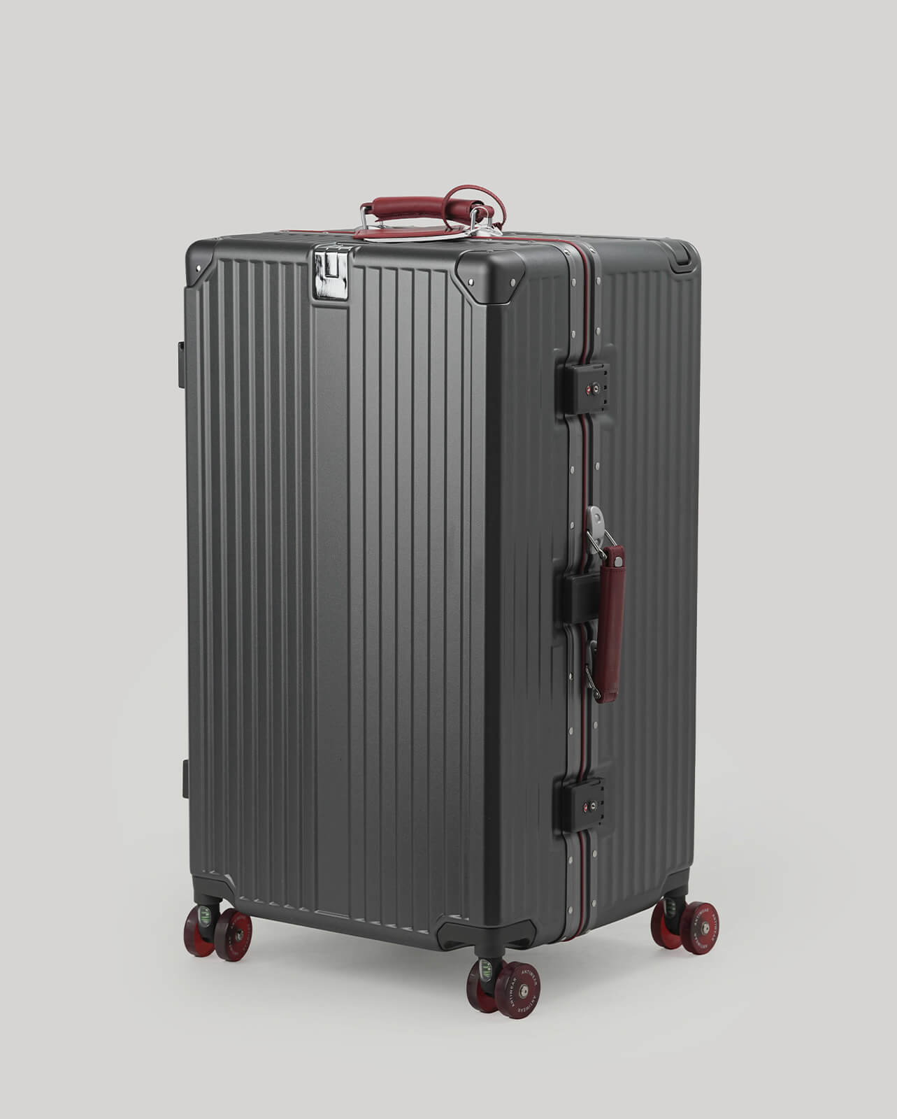30" Check-In | Grey Burgundy