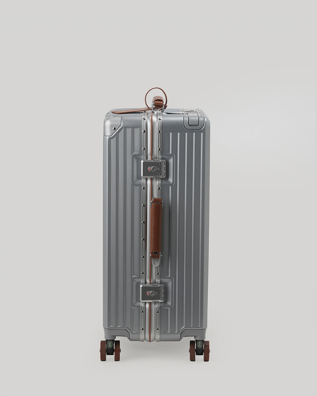 24" Check-In | Silver Brown