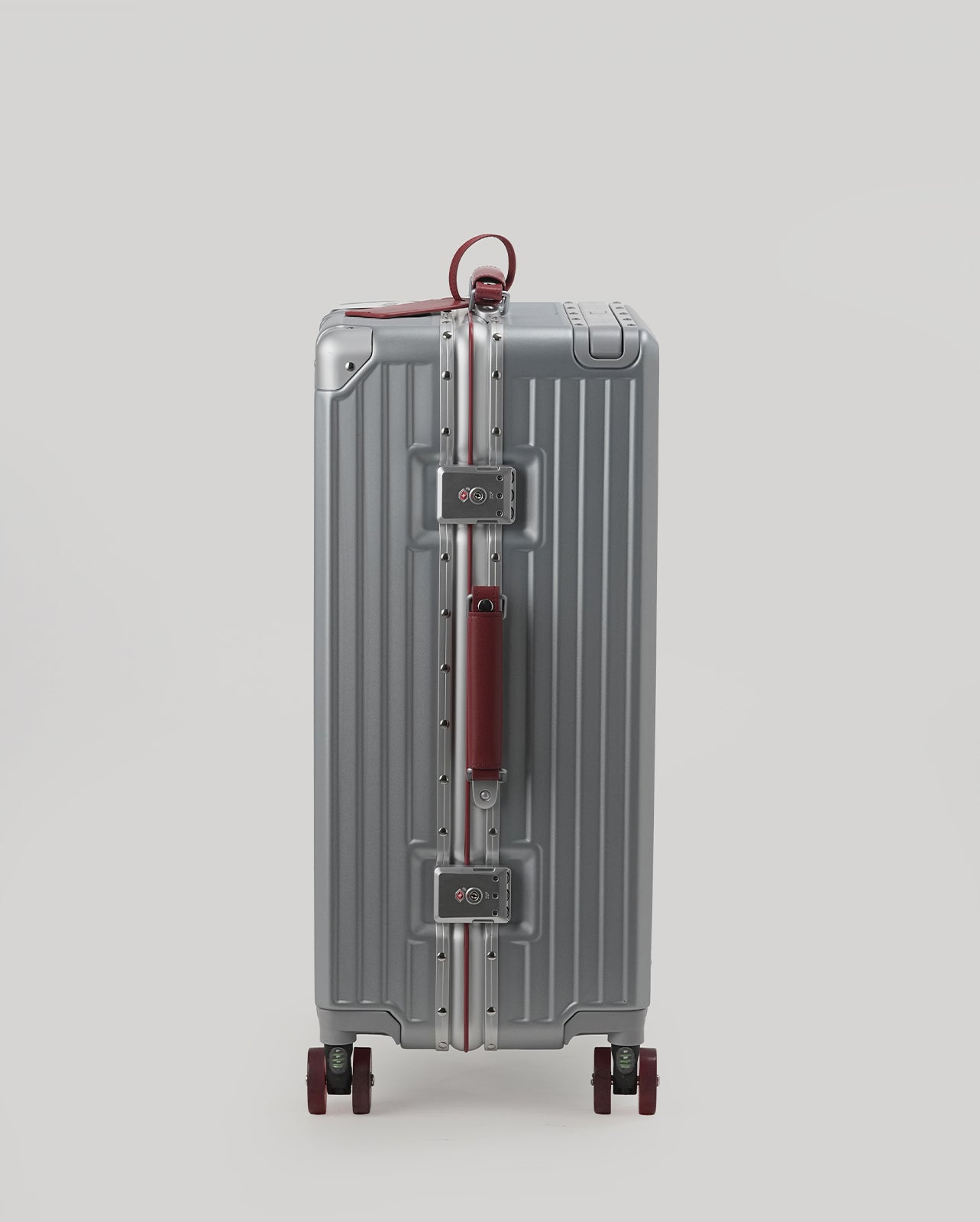 24" Check-In | Silver Burgundy
