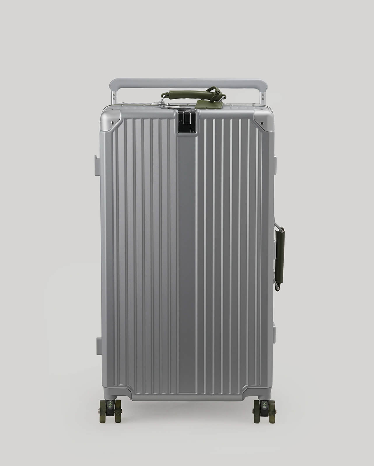 30" Check-In | Silver Green