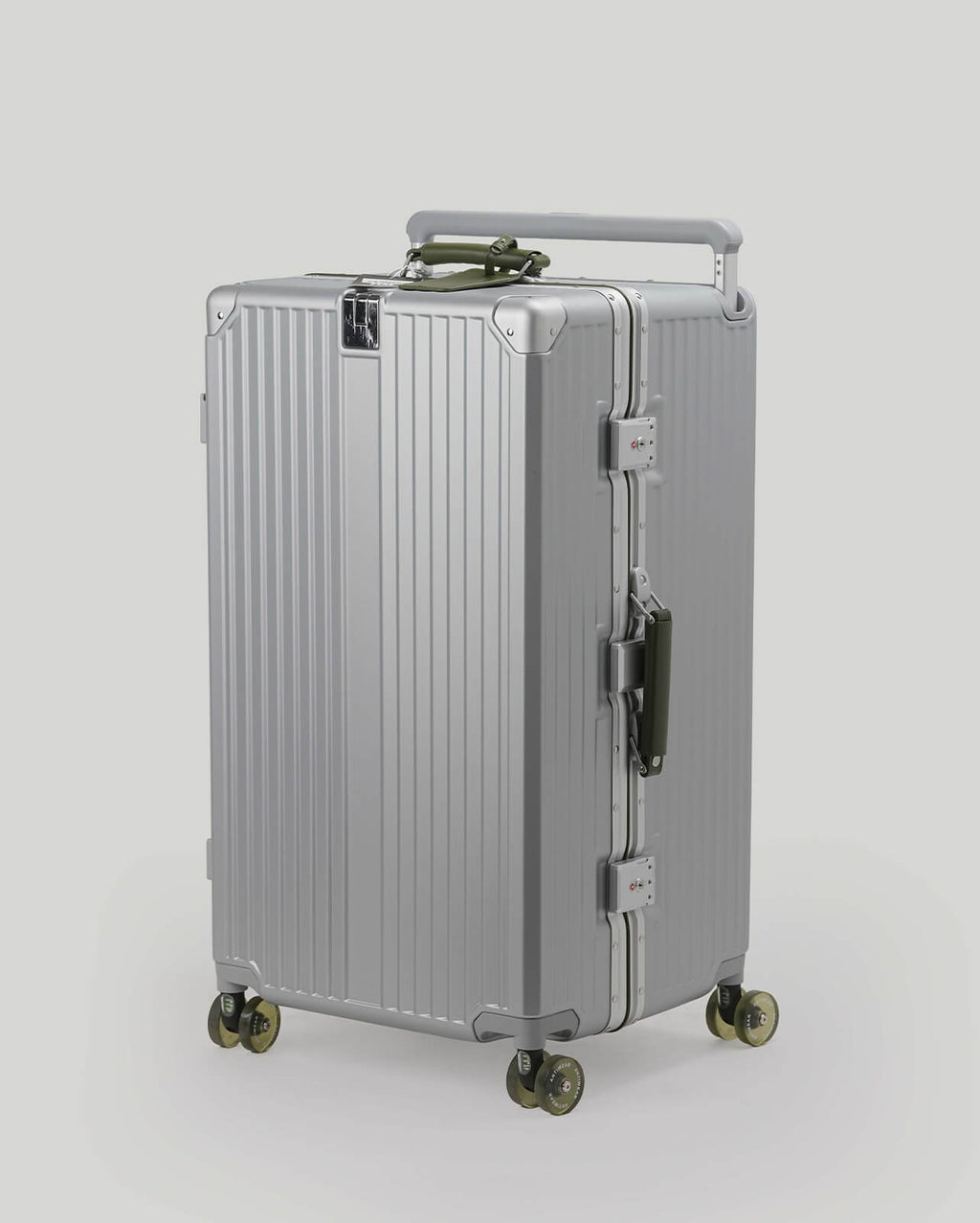 30" Check-In | Silver Green