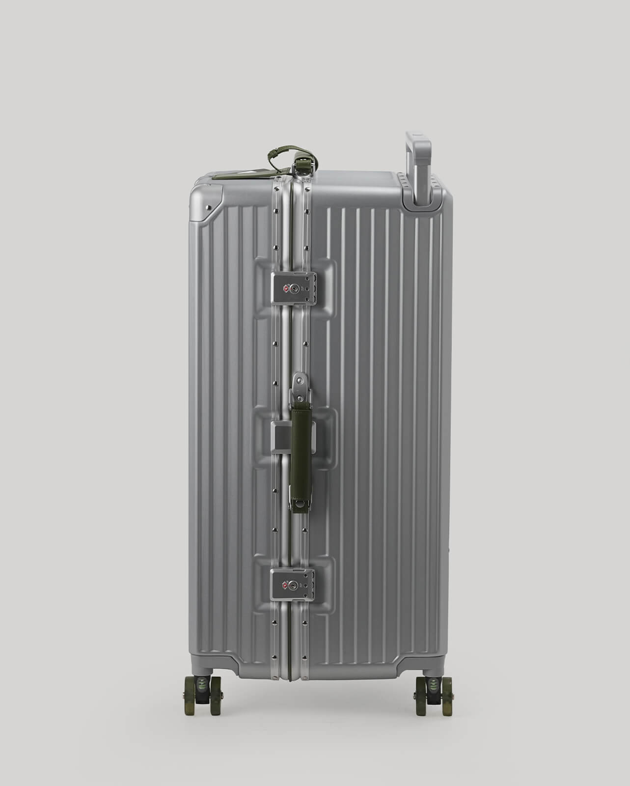30" Check-In | Silver Green
