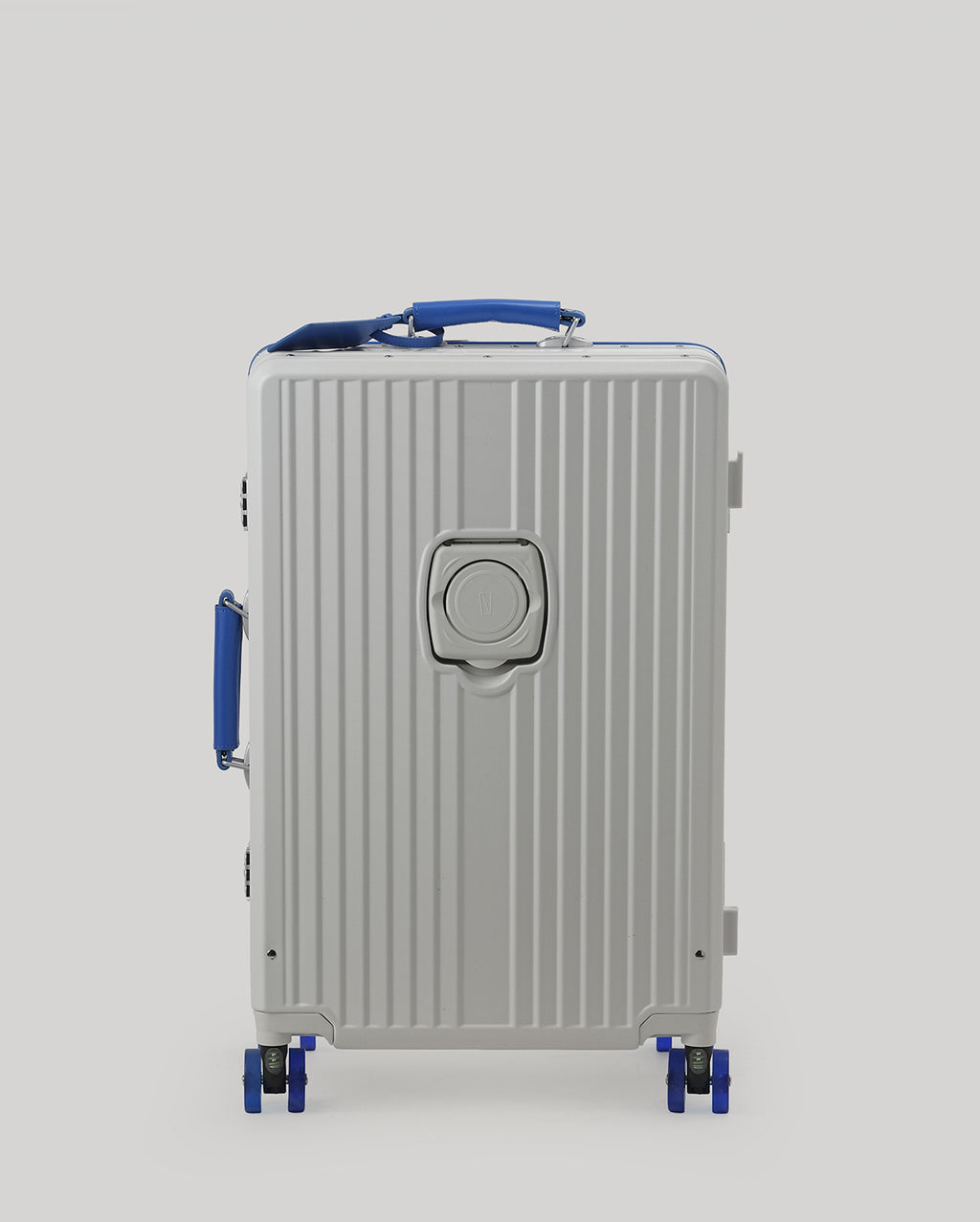 24" Check-In | White Blue