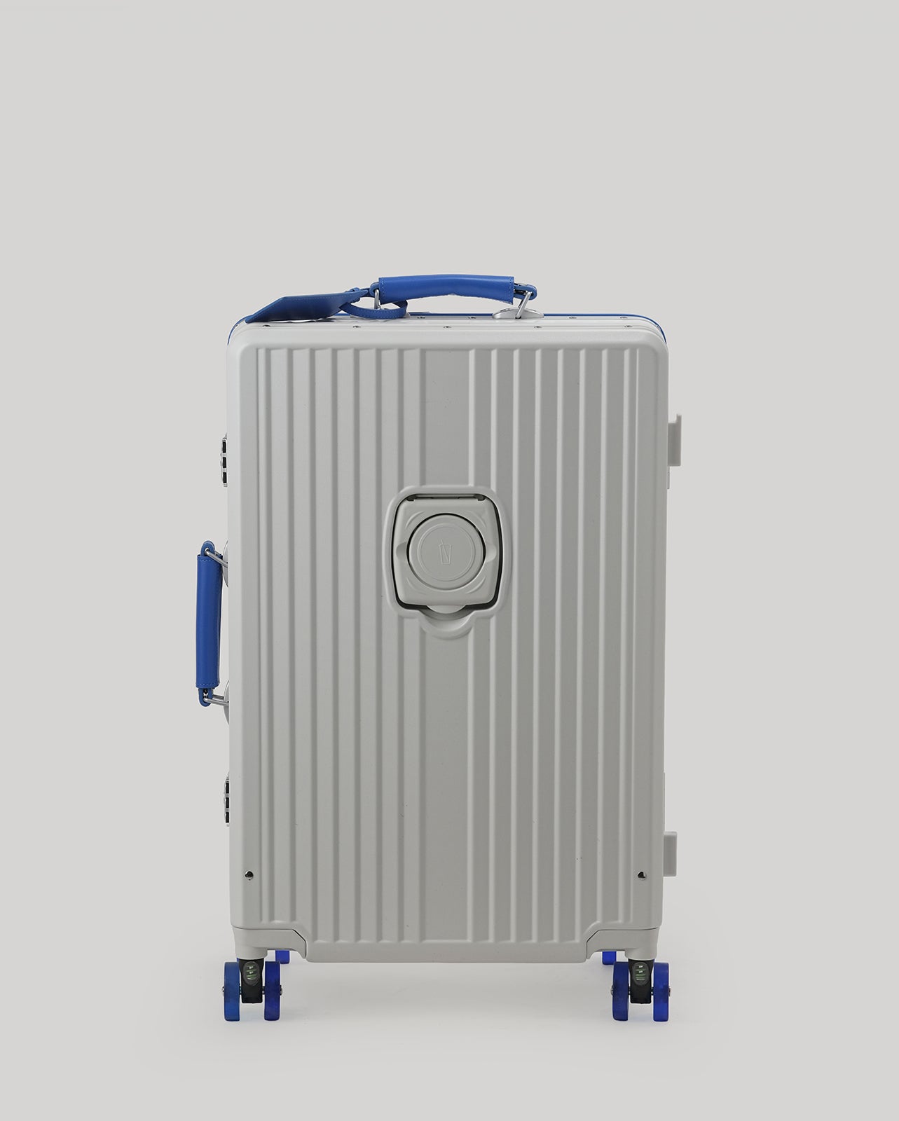 24" Check-In | White Blue